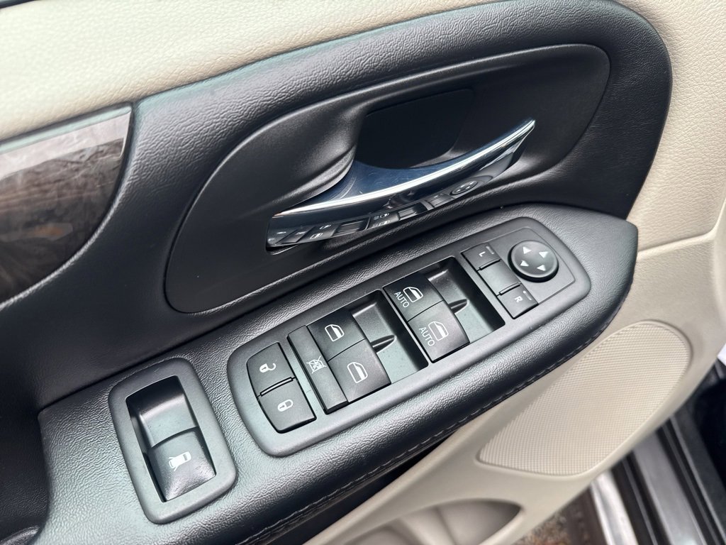 Used 2019 Dodge Grand Caravan SE w/ Power Convenience Group I image 11