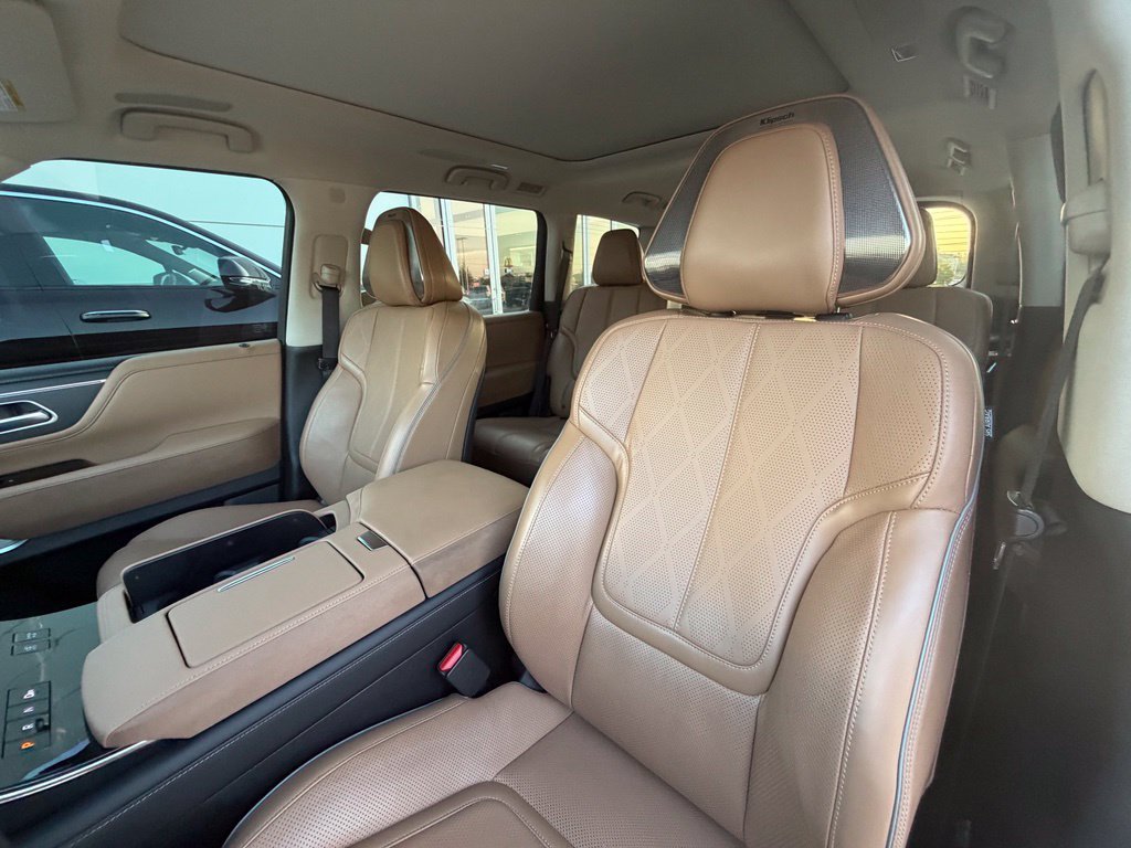 Used 2025 INFINITI QX80 Sensory AWD/4WD image 17