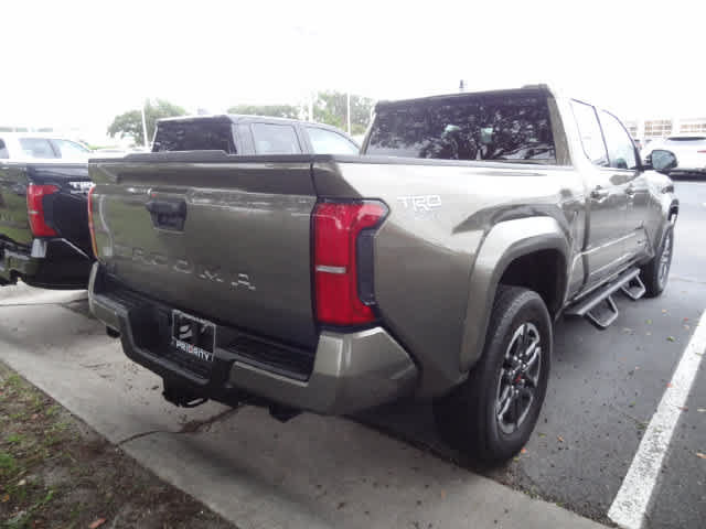 Used 2024 Toyota Tacoma TRD Sport AWD/4WD image 4