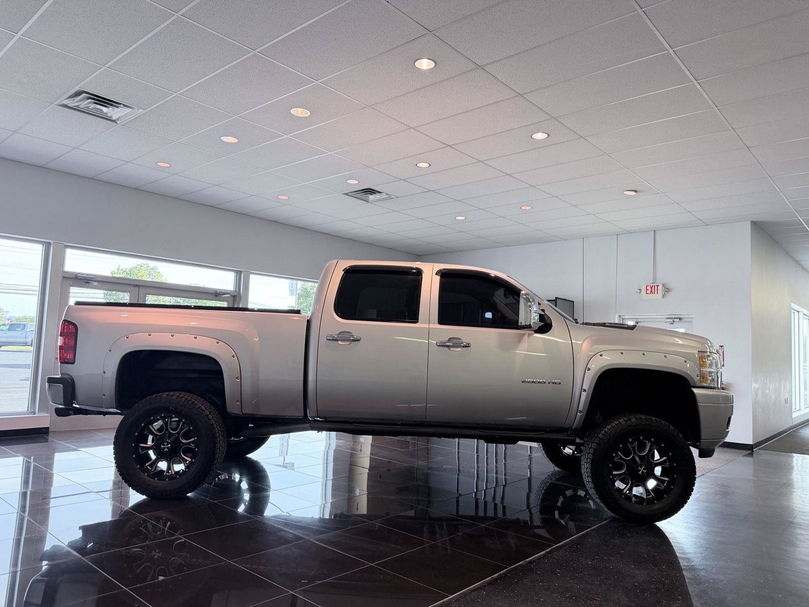 Used 2014 Chevrolet Silverado 2500 LTZ w/ LTZ Plus Package AWD/4WD image 19