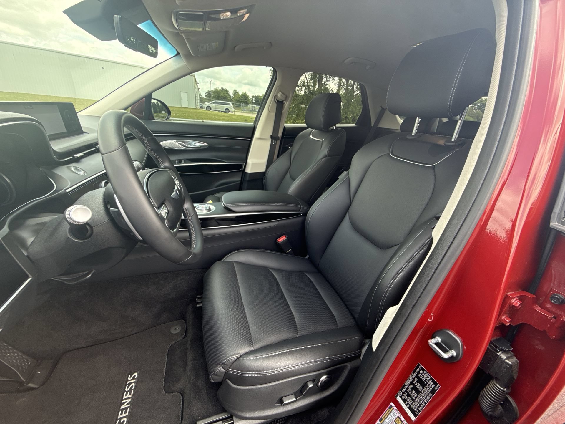Used 2025 Genesis GV70 2.5T AWD/4WD image 11