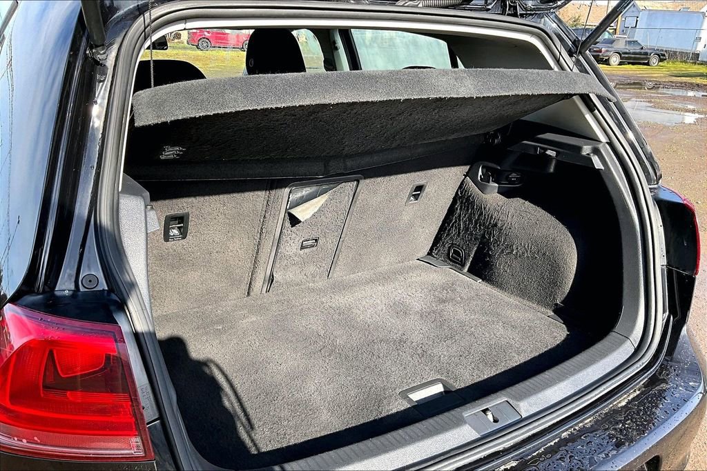 Used 2016 Volkswagen e-Golf SE w/ DC Fast Charging Package image 36