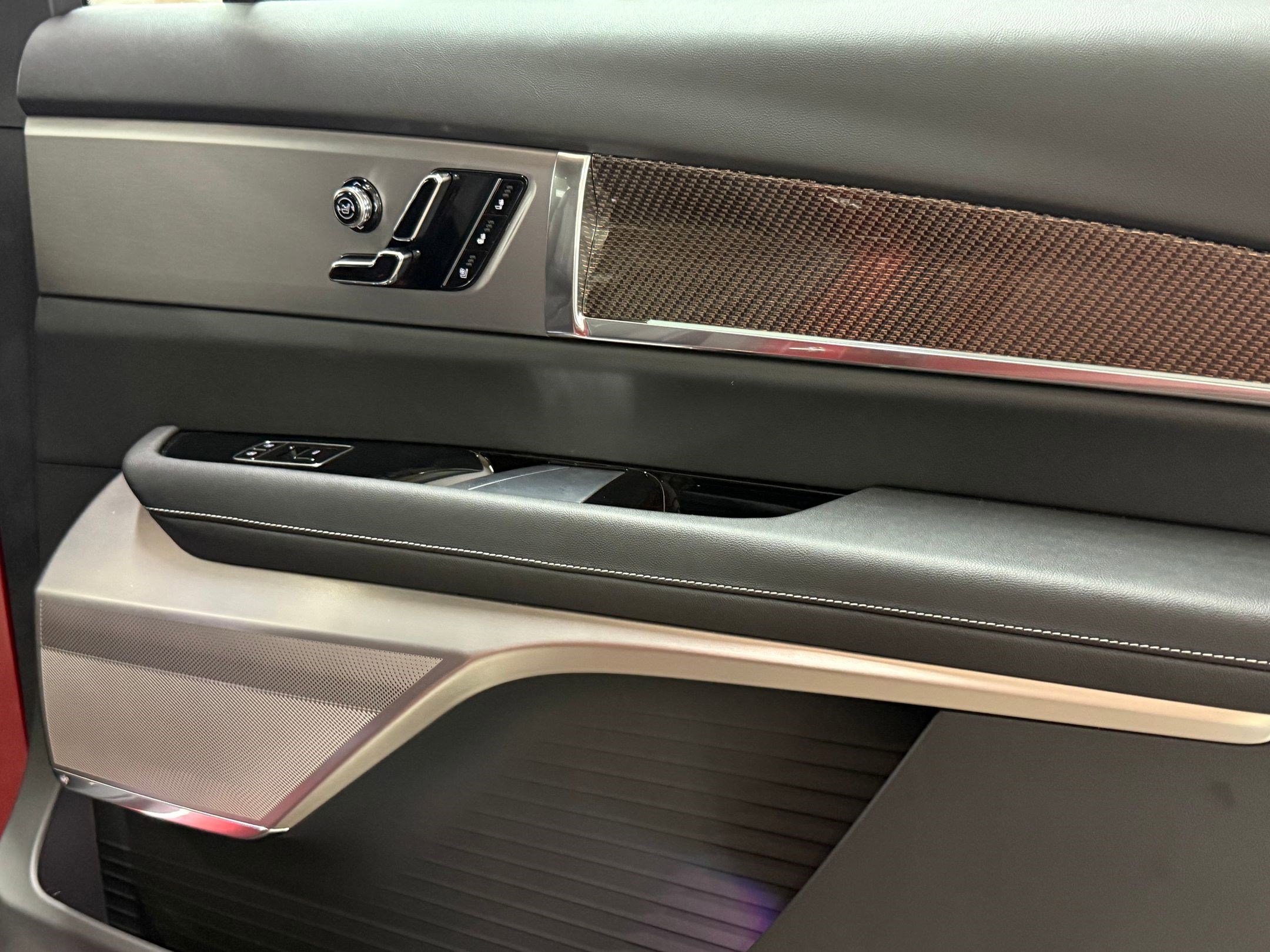 New 2026 Cadillac Vistiq Sport image 21