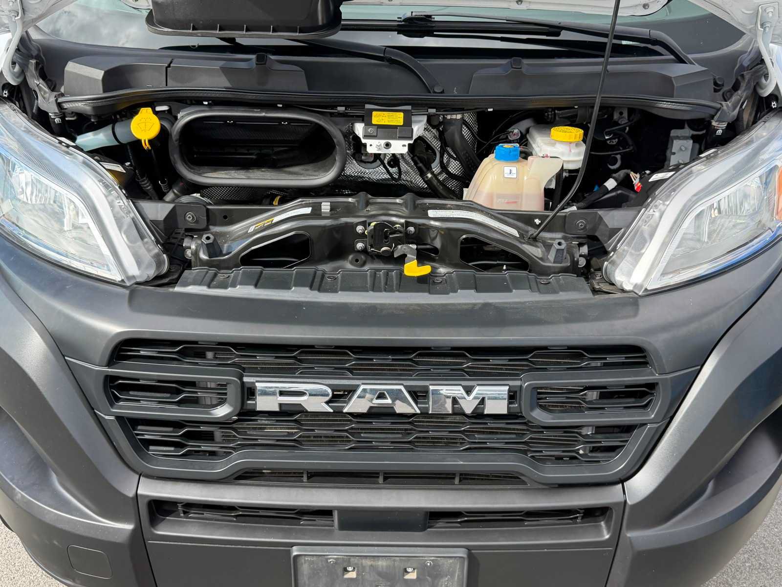 Used 2025 RAM ProMaster 2500 w/ Convenience Group FWD image 31