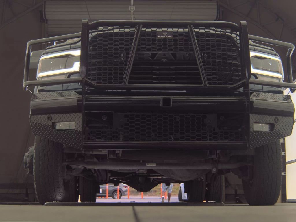 Used 2022 RAM 3500 Laramie AWD/4WD image 8