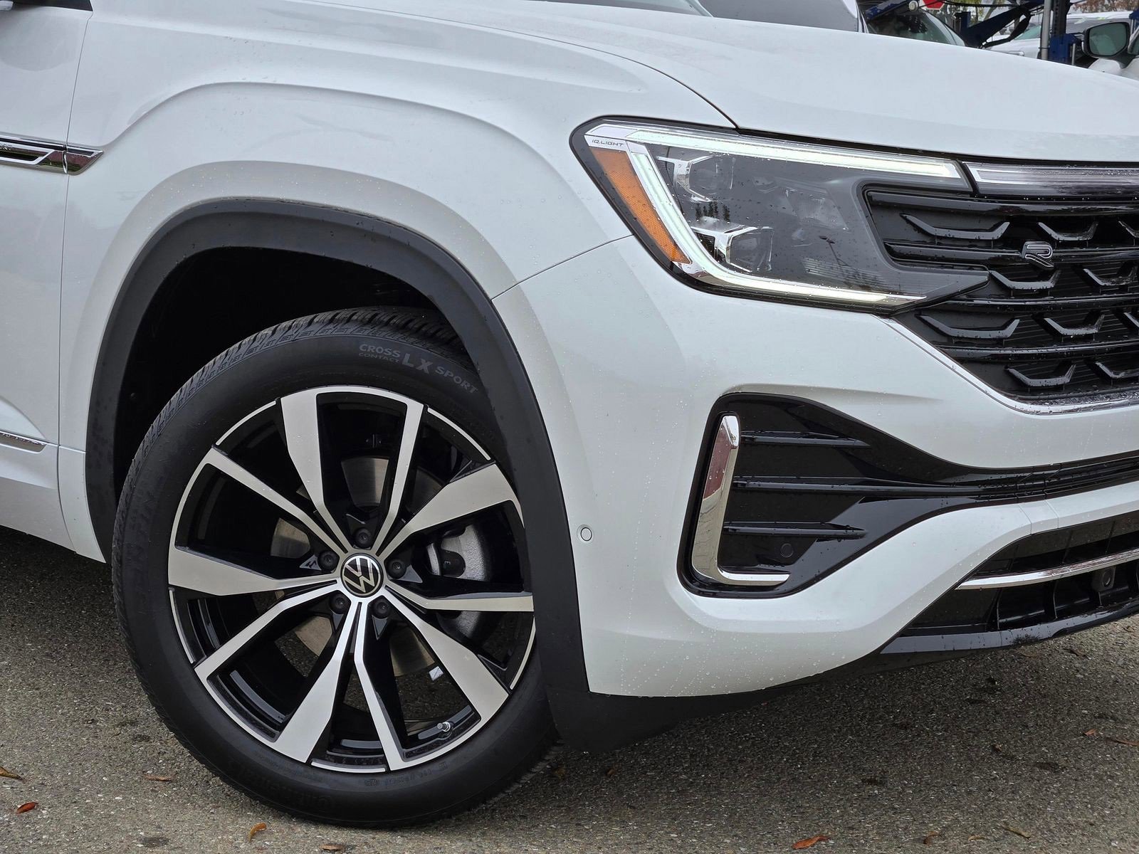 New 2026 Volkswagen Atlas Cross Sport SEL Premium R-Line image 2