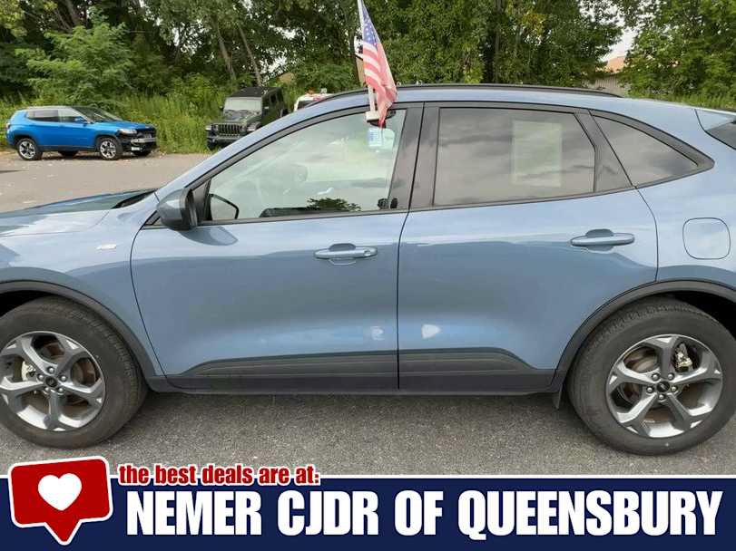 Used 2025 Ford Escape ST-Line Select AWD/4WD image 5