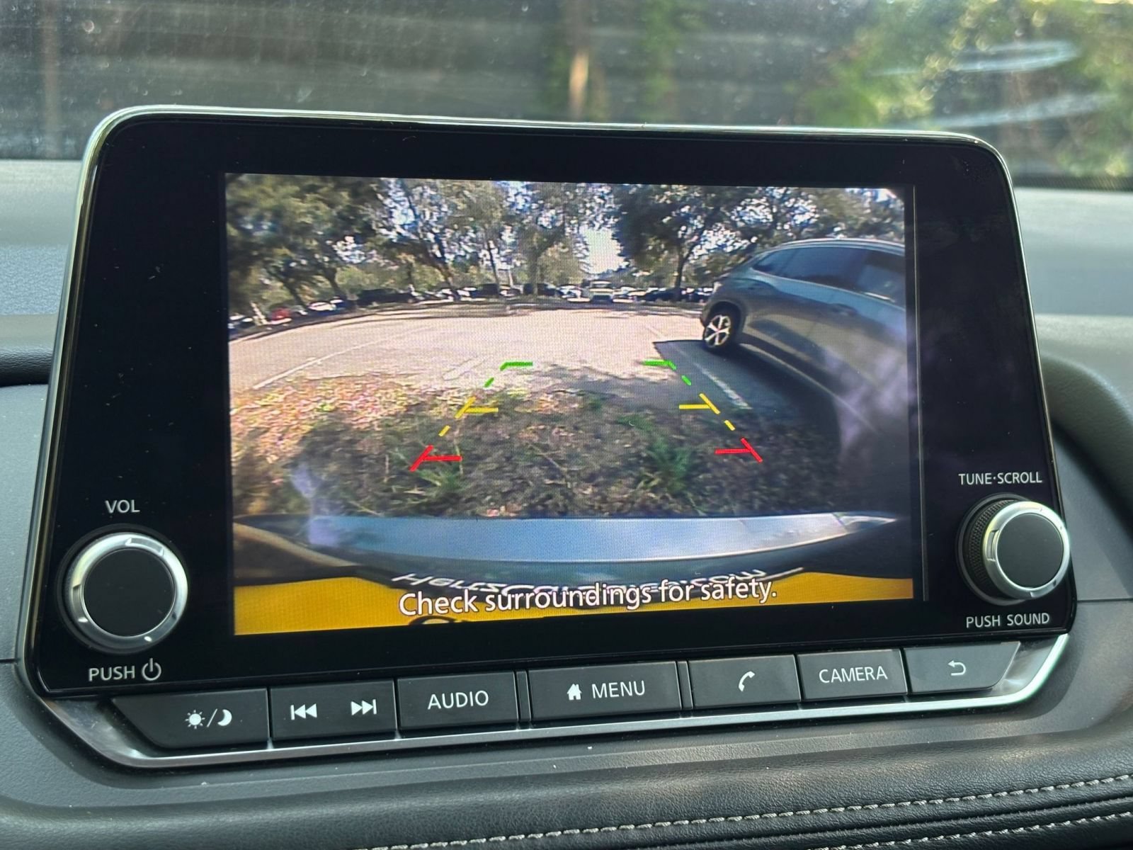 Used 2025 Nissan Rogue SV FWD image 24