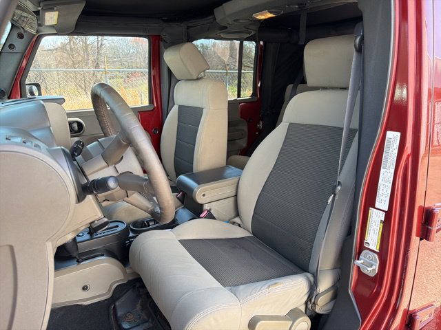 Used 2010 Jeep Wrangler Unlimited Rubicon w/ Trailer Tow Group AWD/4WD image 21