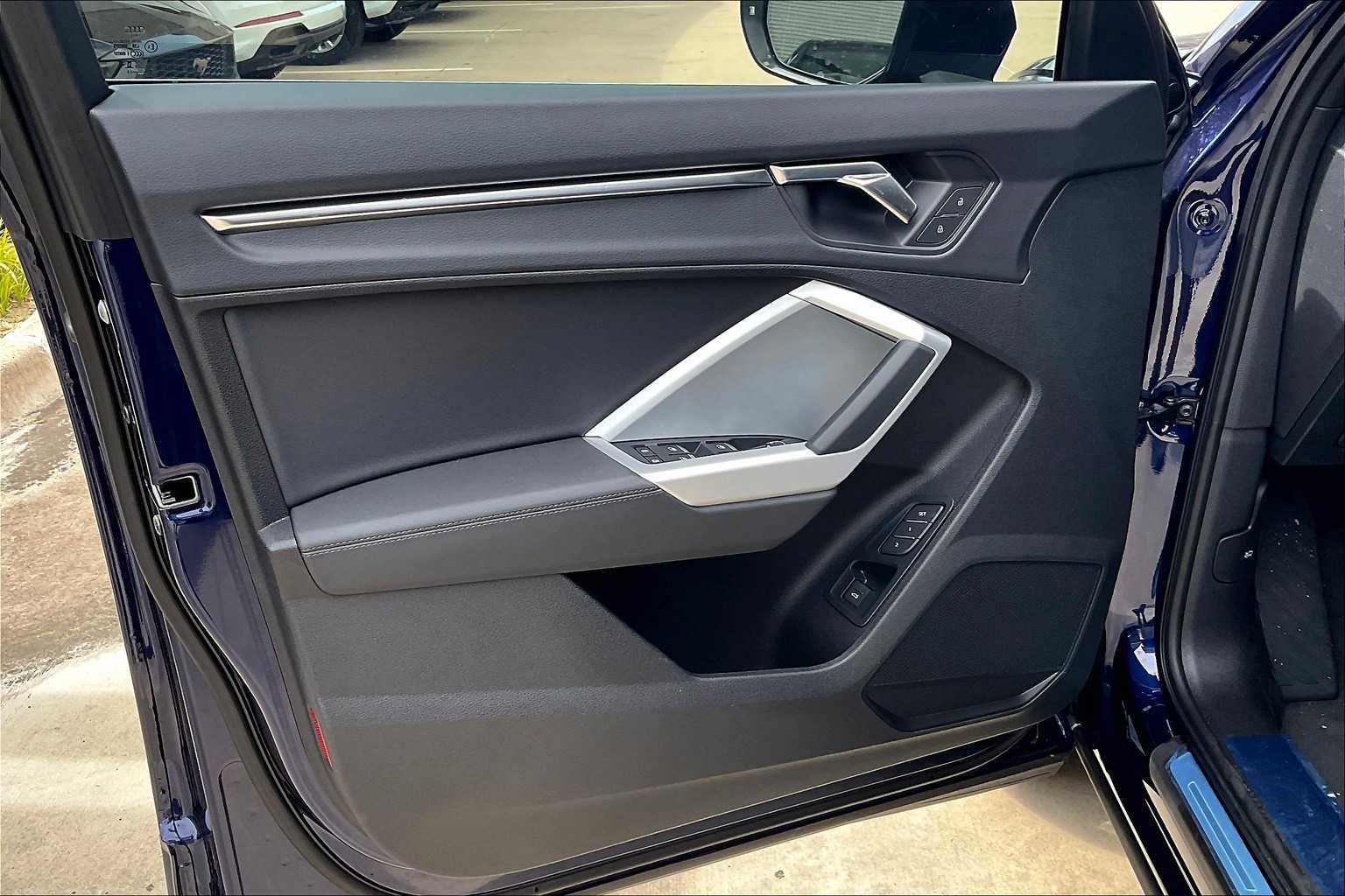 New 2025 Audi Q3 2.0T Premium w/ Convenience Package AWD/4WD image 10