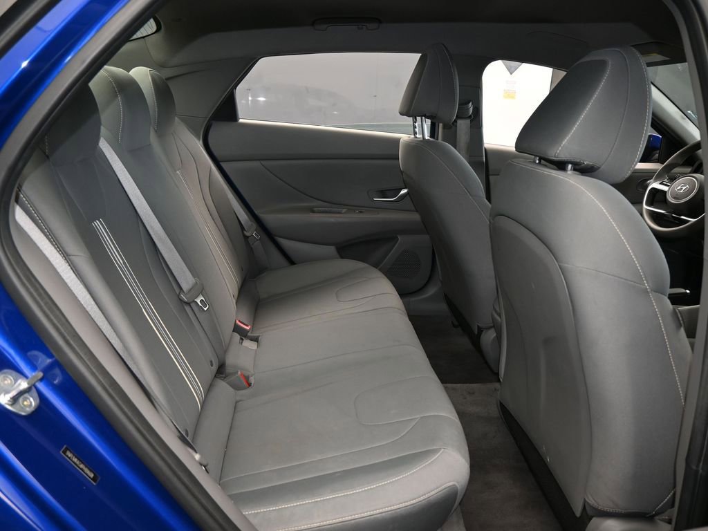 Used 2023 Hyundai Elantra SEL image 39