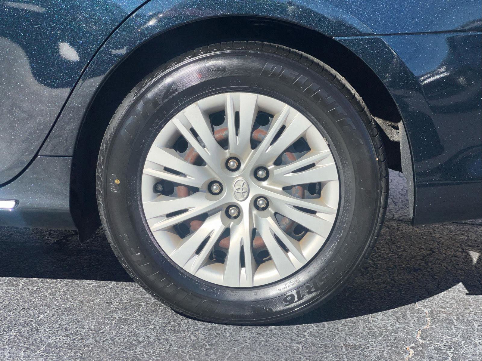 Used 2013 Toyota Camry LE image 25