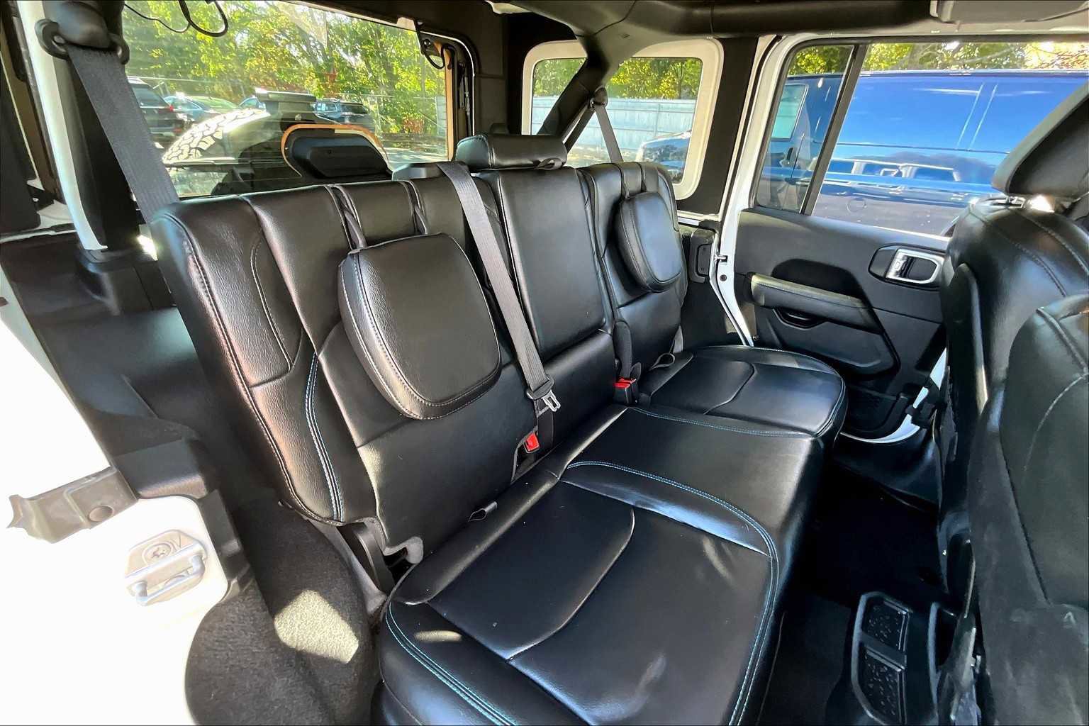 Used 2022 Jeep Wrangler Unlimited Rubicon 4xe w/ Cold Weather Group image 18
