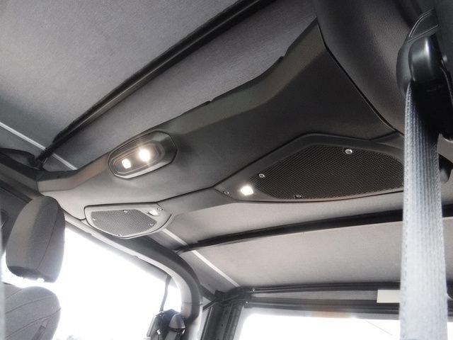 Used 2025 Jeep Wrangler Sport image 38