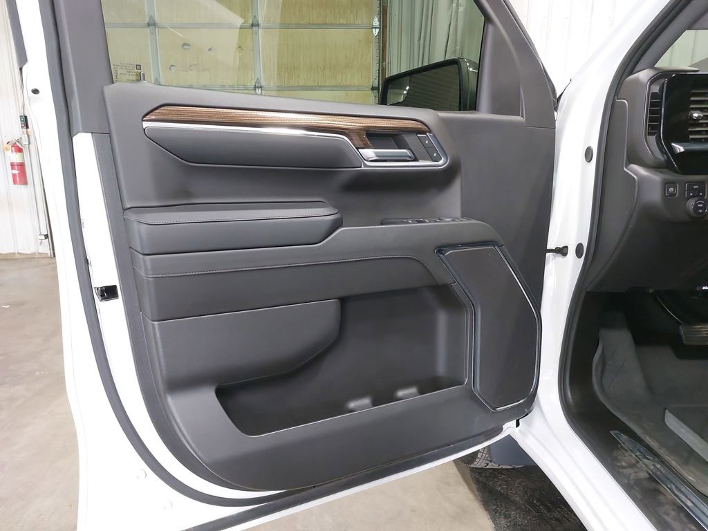 Used 2024 Chevrolet Silverado 1500 LT image 27