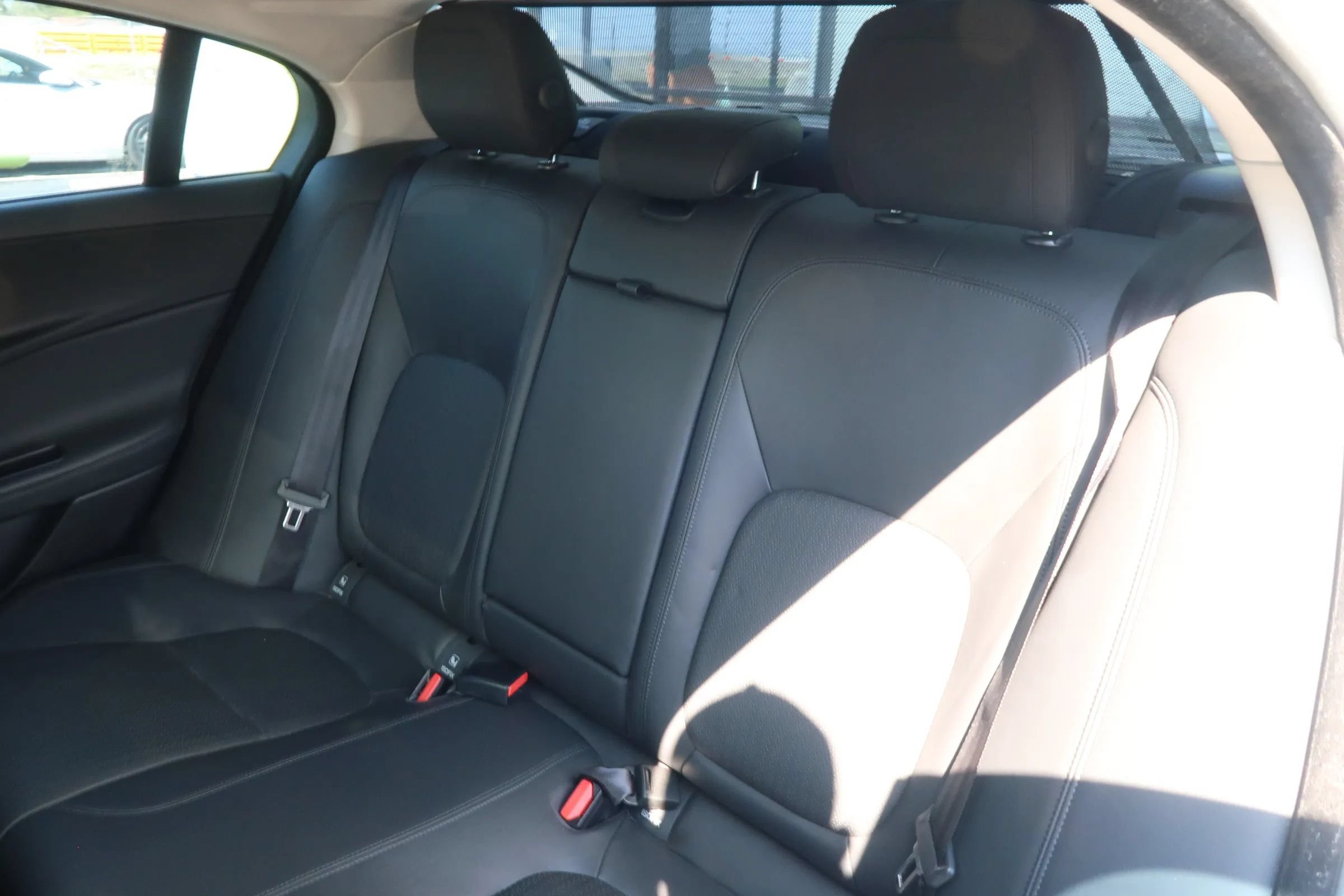 Used 2017 Jaguar XE First Edition RWD image 18