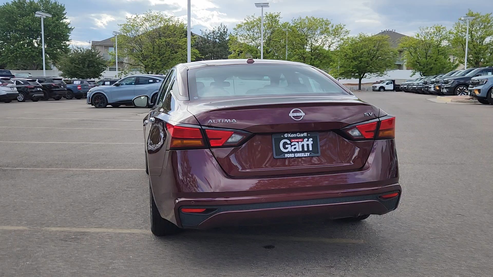 Used 2024 Nissan Altima 2.5 SV FWD image 19