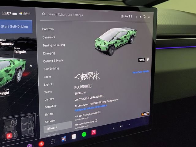 Used 2024 Tesla Cybertruck AWD Crew Cab image 28