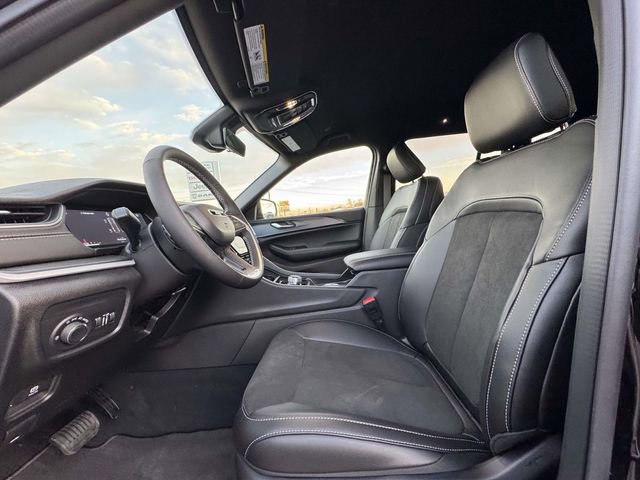 New 2025 Jeep Grand Cherokee Altitude image 18