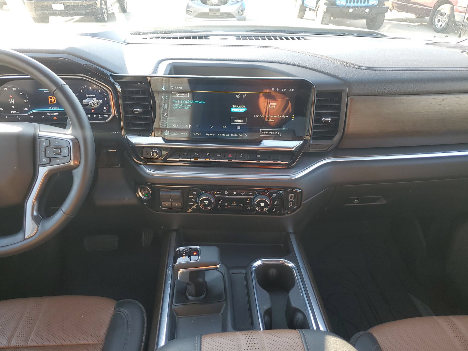 Used 2025 Chevrolet Silverado 1500 High Country w/ High Country Premium Package AWD/4WD image 10