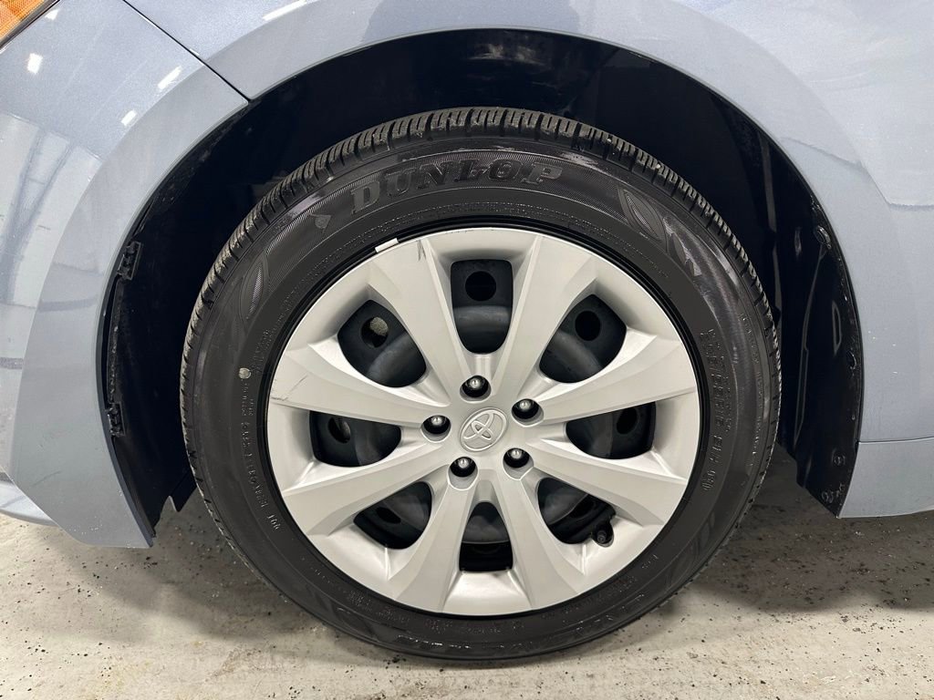 Used 2025 Toyota Corolla LE image 61