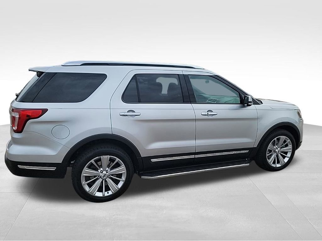 Used 2018 Ford Explorer Limited w/ Equipment Group 301A AWD/4WD image 19