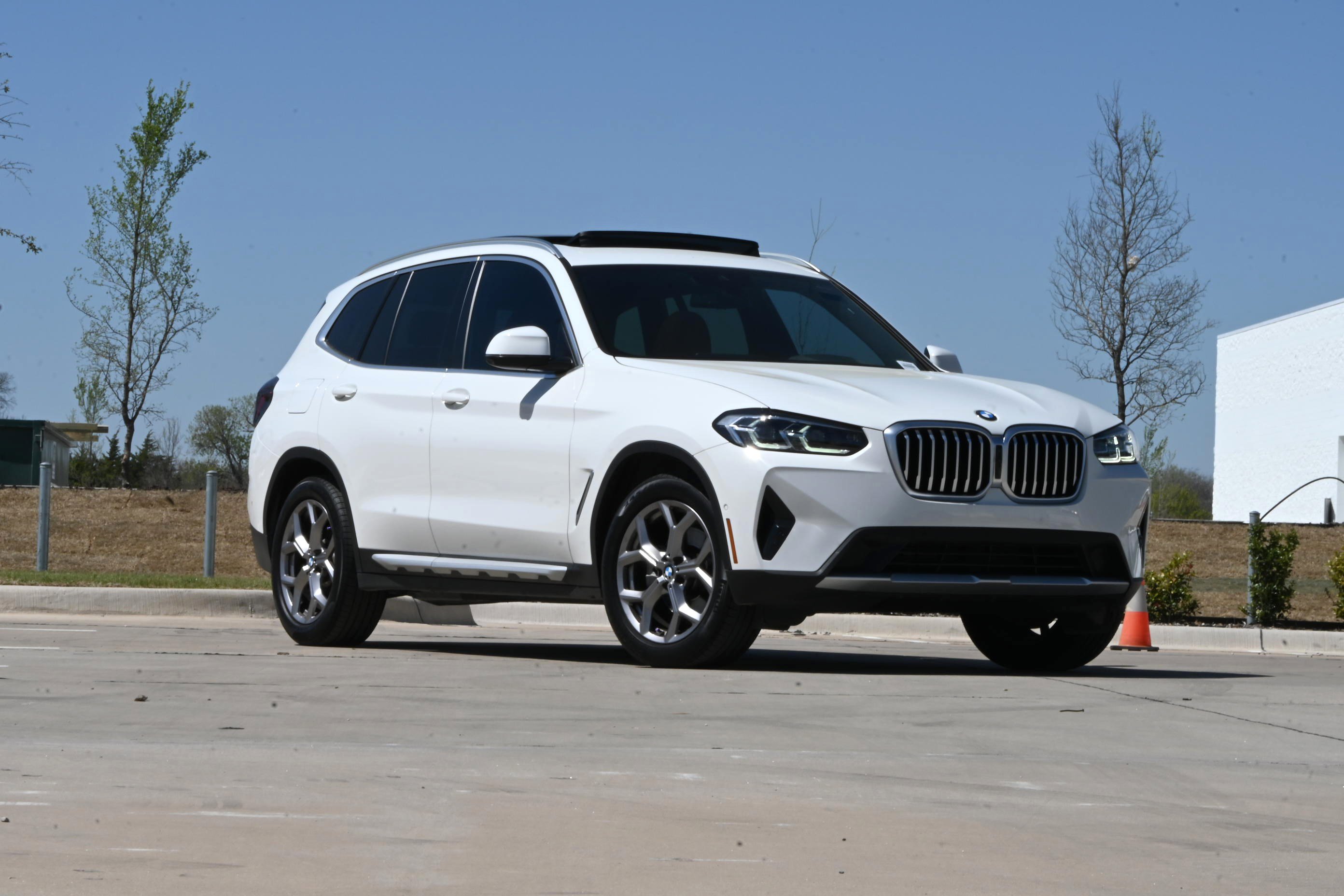 Certified 2023 BMW X3 sDrive30i w/ Premium Package image 2