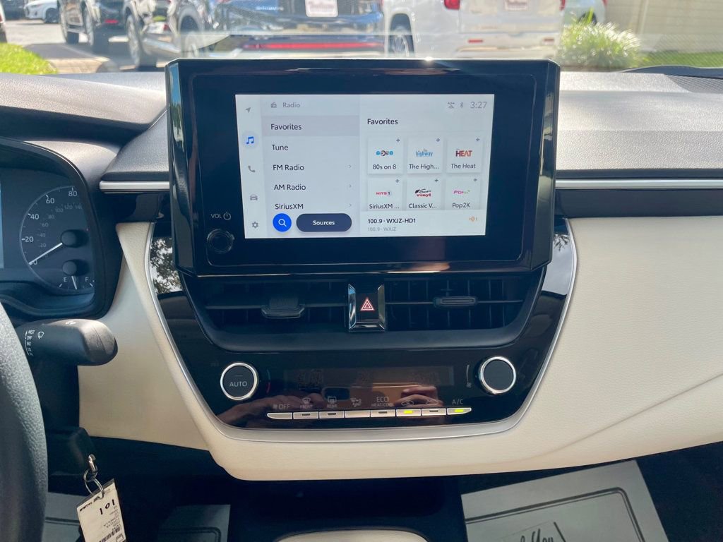 Used 2025 Toyota Corolla LE image 15