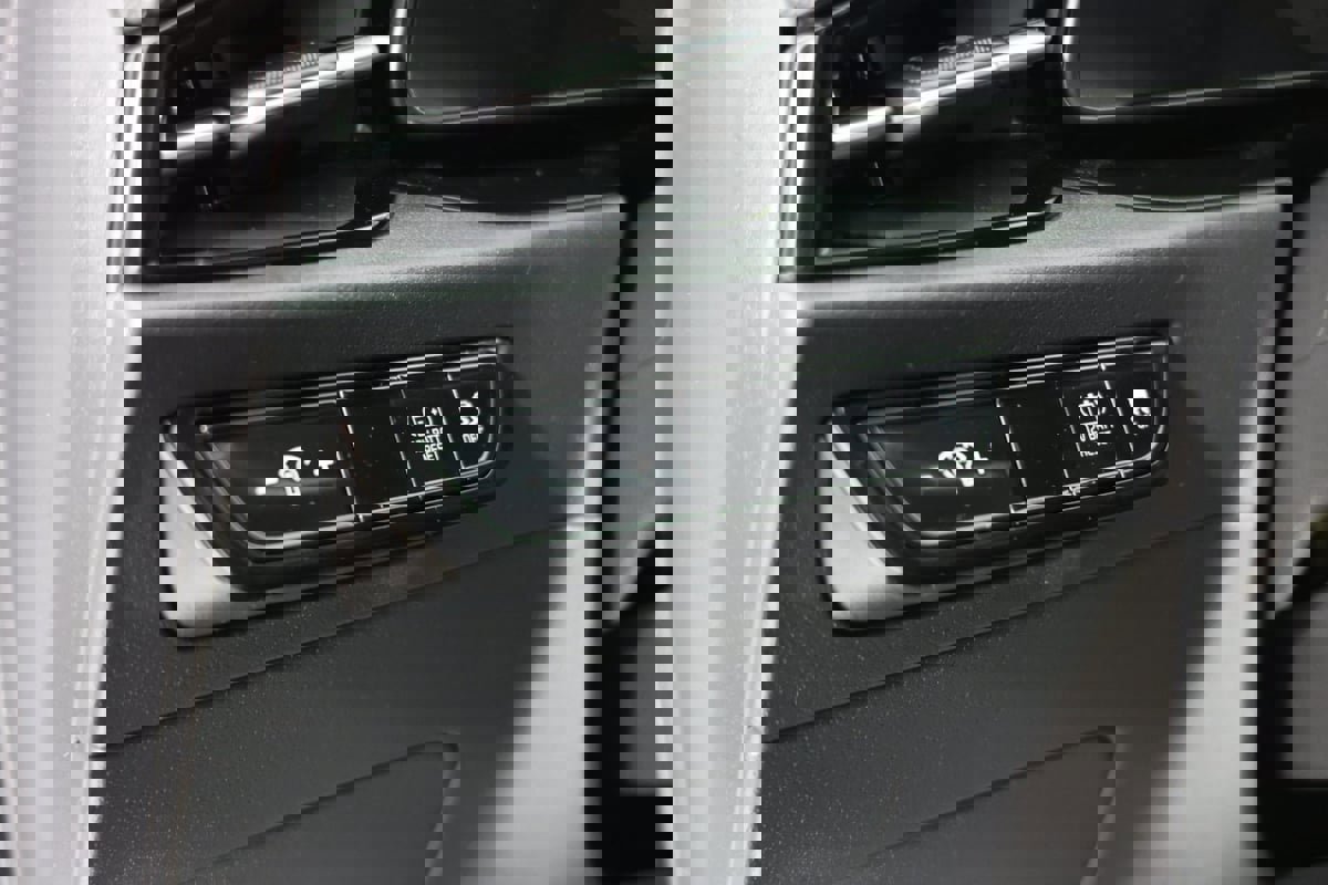 Used 2024 Kia Niro EX image 23