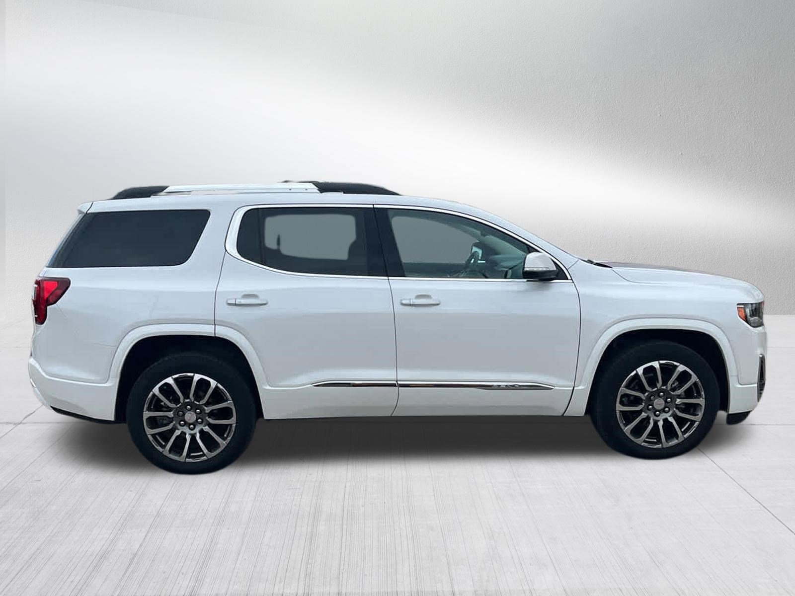 Used 2021 GMC Acadia Denali w/ Denali Ultimate Package image 2