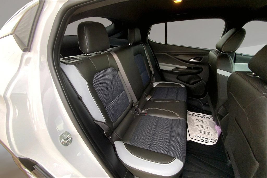 Used 2024 Buick Envista Preferred w/ Advanced Safety Package FWD image 26