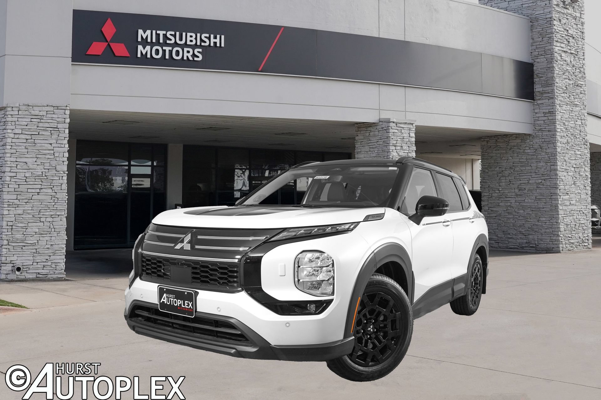 New 2026 Mitsubishi Outlander AWD image 1