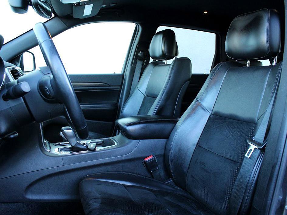 Used 2018 Jeep Grand Cherokee Altitude image 13