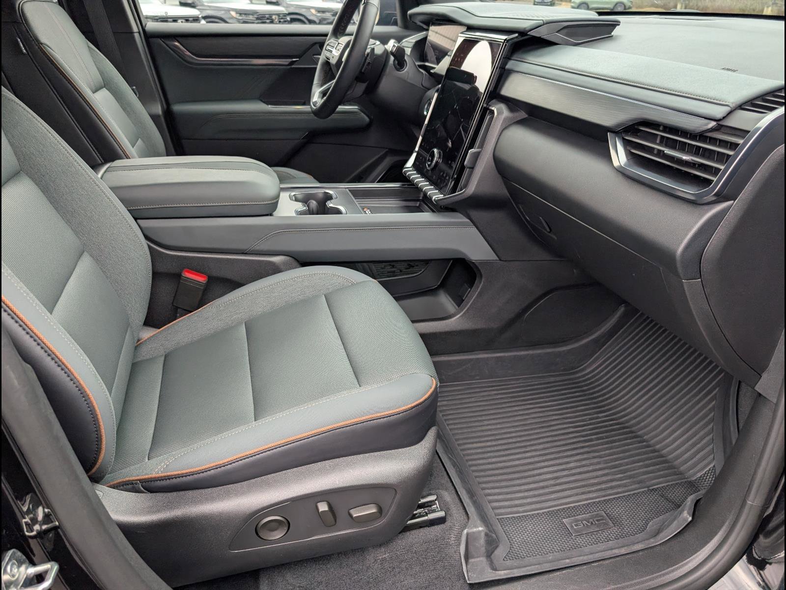 Used 2026 GMC Acadia AT4 w/ Super Cruise Package image 19