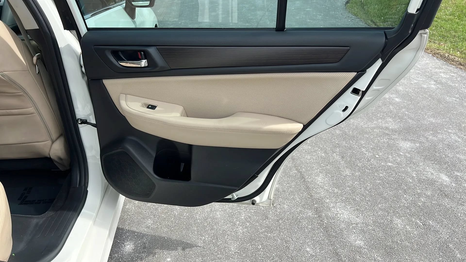 Used 2017 Subaru Legacy 2.5i Limited AWD/4WD image 15