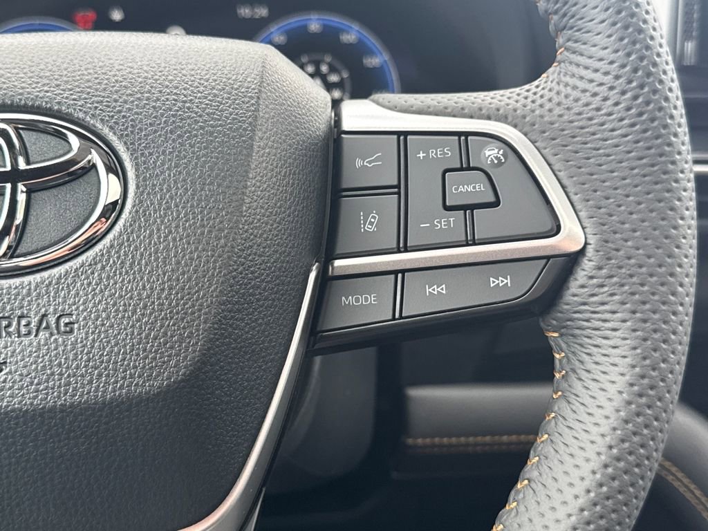 New 2026 Toyota Sienna XLE Woodland Edition image 24