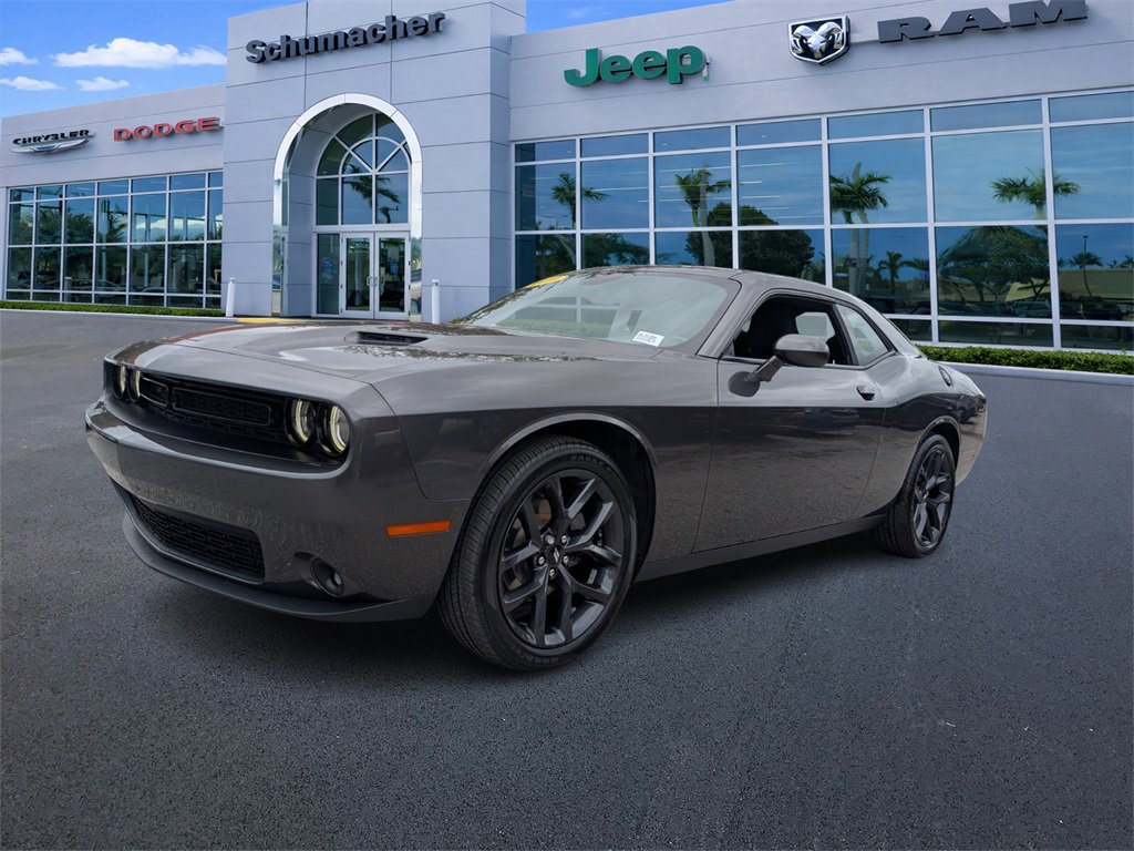 Used 2019 Dodge Challenger SXT w/ Blacktop Package image 3