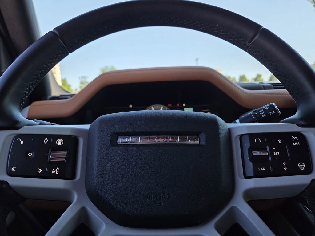 Used 2024 Land Rover Defender 110 SE AWD/4WD image 41
