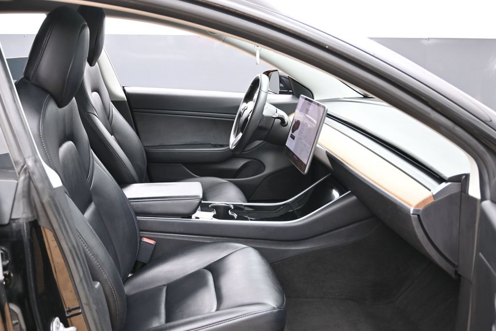 Used 2018 Tesla Model 3 Mid Range RWD image 32