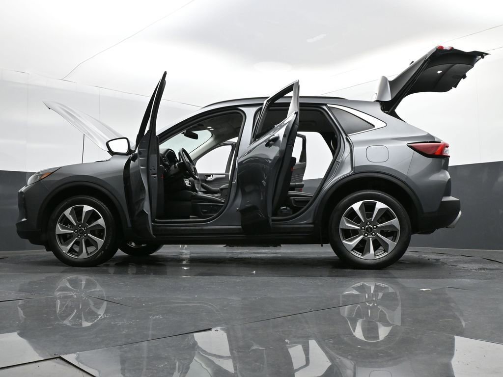 Used 2024 Ford Escape Platinum image 31