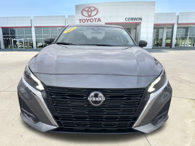 Used 2025 Nissan Altima 2.5 SV FWD image 8