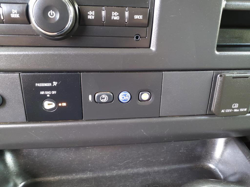 Used 2018 Chevrolet Express 2500 w/ Driver Convenience Package image 24