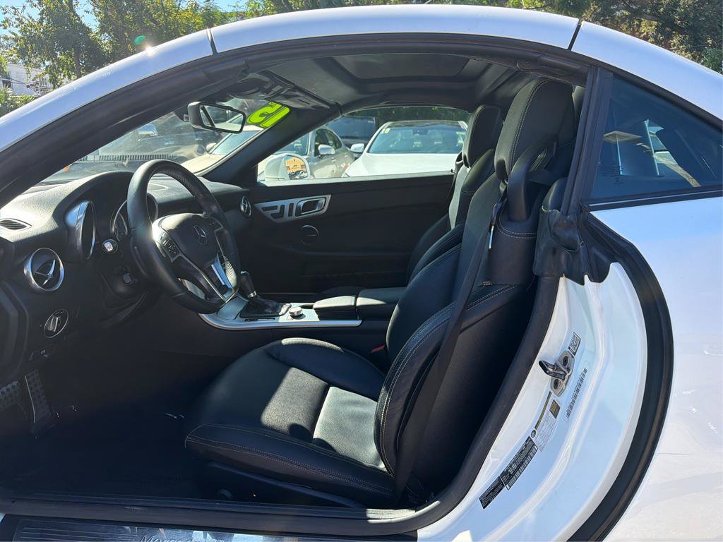 Used 2015 Mercedes-Benz SLK 250 w/ Premium Package image 9
