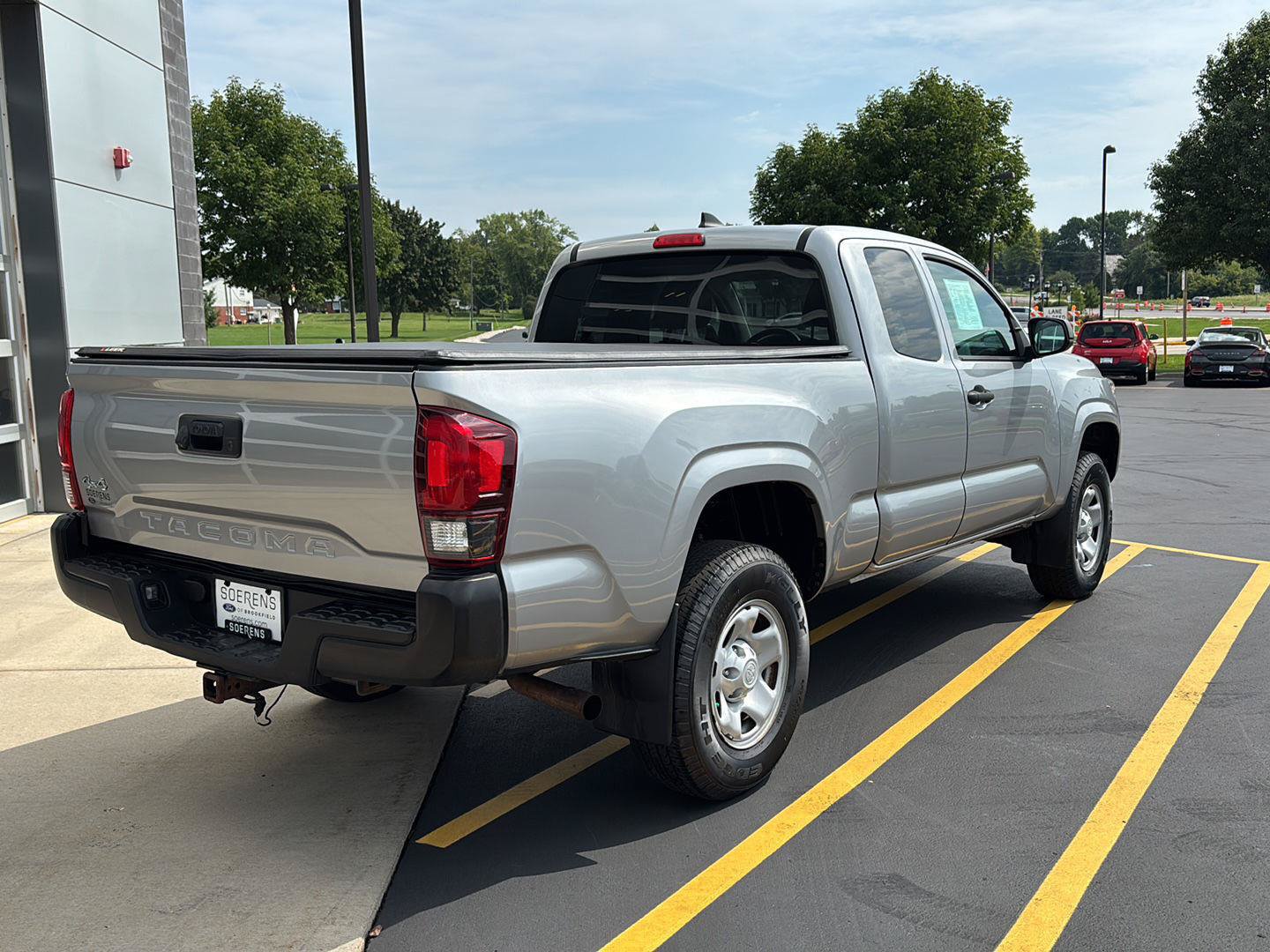 Used 2019 Toyota Tacoma SR AWD/4WD image 6
