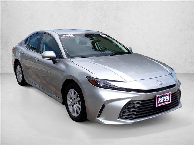 Used 2025 Toyota Camry LE FWD image 6