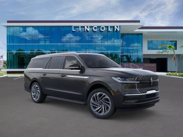 New 2026 Lincoln Navigator L Premier AWD/4WD image 7