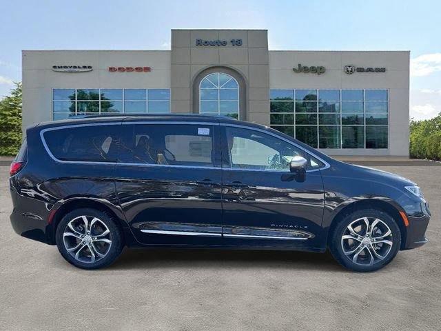 New 2026 Chrysler Pacifica Pinnacle AWD/4WD image 3