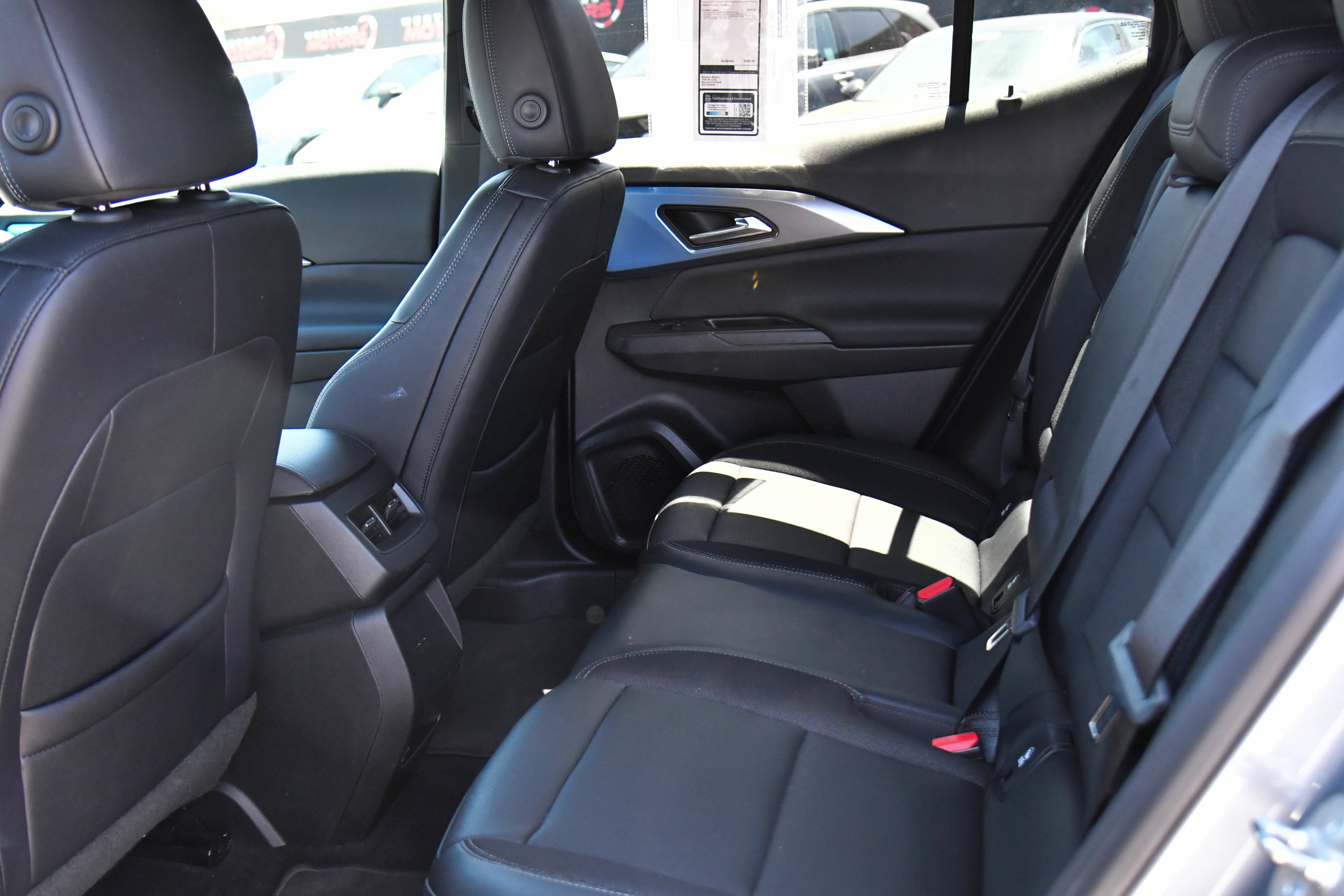 Used 2025 Chevrolet Equinox EV LT FWD image 44