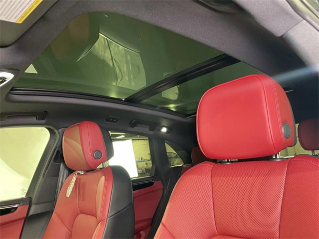 New 2026 Porsche Macan image 16