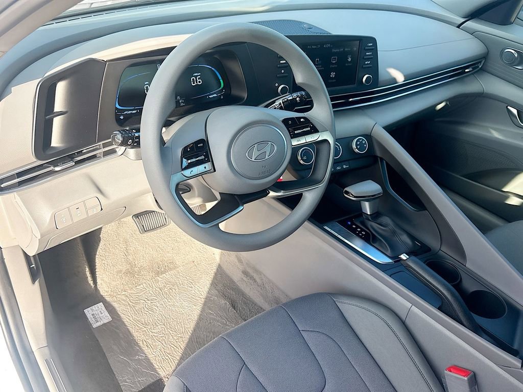 New 2026 Hyundai Elantra SE image 9